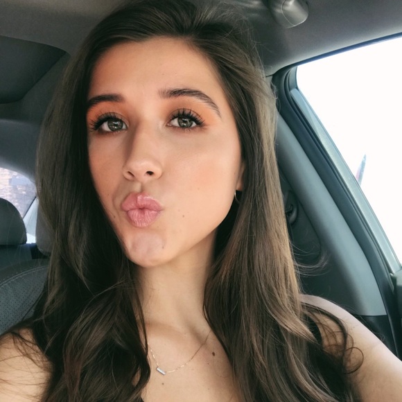 Meet your Posher, Brianna - Picture 4 of 4